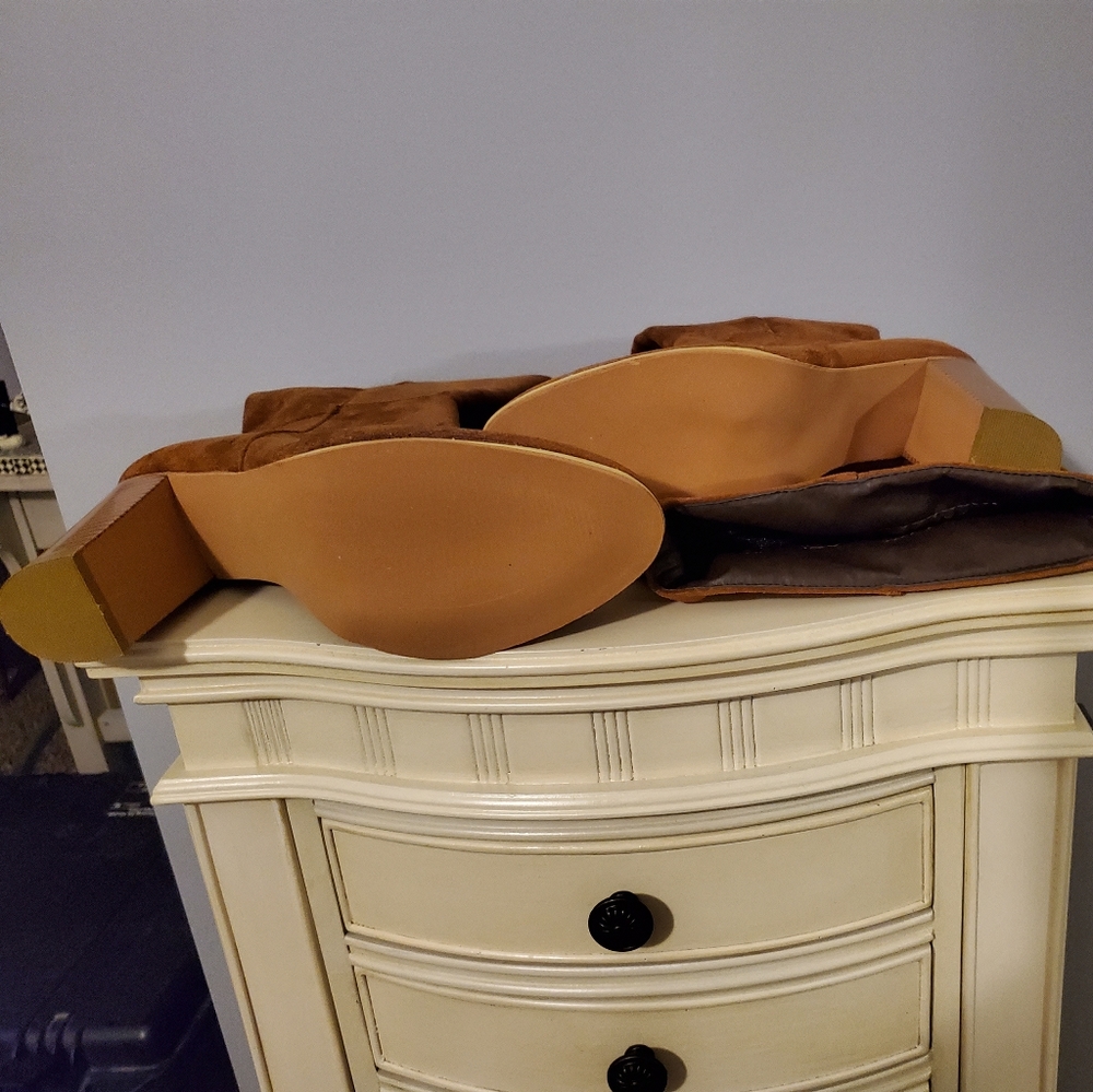 Boots - Picture 2 of 3